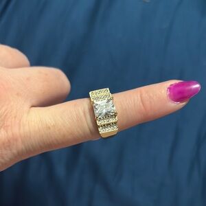 Elegant Gold and Silver Women's Ring